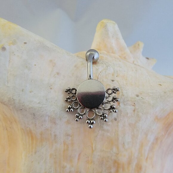Belly button ring with onyx stone insert and hoops and balls accents - Picture 3 of 6